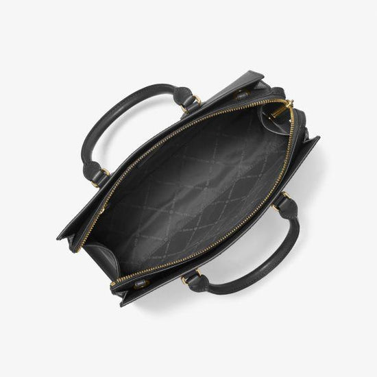 04ce3fb1-42b5-3329-9c5f-f470ad73cf94