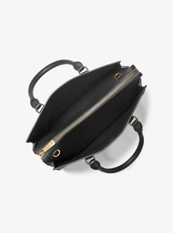 0d82029d-527b-36af-92af-2929526e9e6c