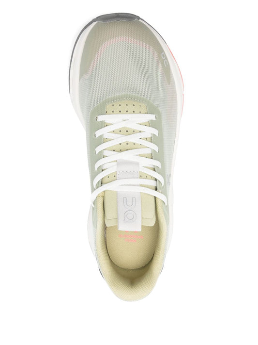 ON  Running Cloudnova sneakers