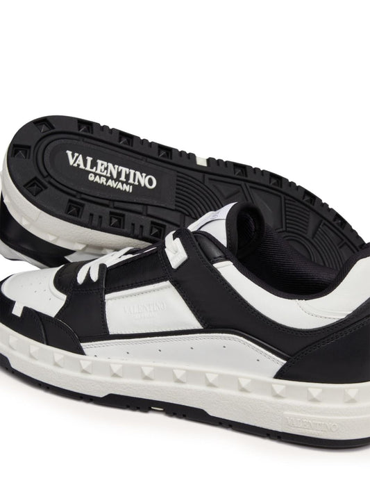Valentino Garavani Low Top Freedots Sneaker In Calfskin