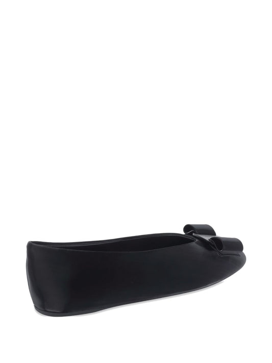 Ferragamo Flat shoes Black