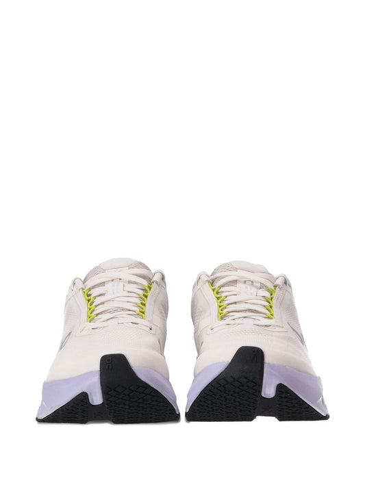 ON Sneakers Ivory