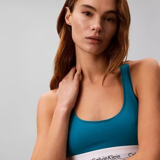 b1fe2d03-d39c-3591-8f1d-b9d2d715609a