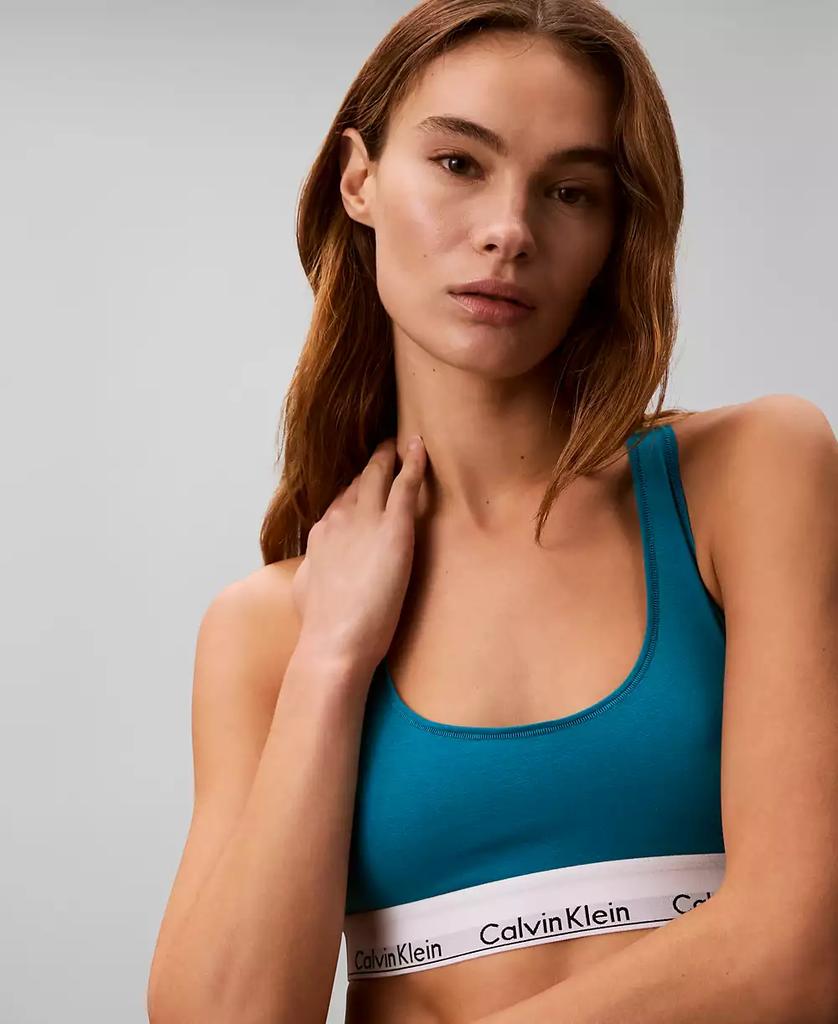 b1fe2d03-d39c-3591-8f1d-b9d2d715609a