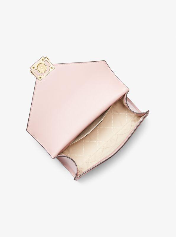 c33d404b-35fe-3341-8826-d1ea71f02edb