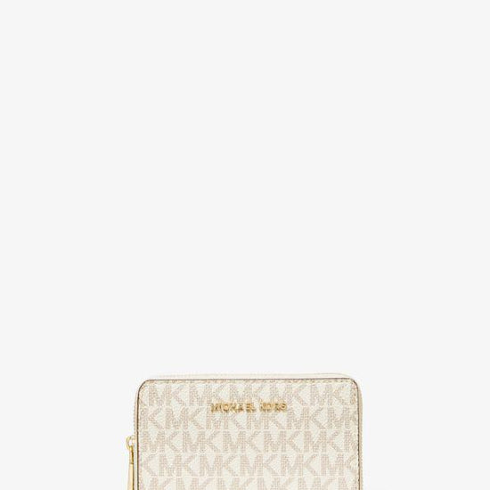 e0d1aae6-354d-3175-82bb-59e83936a7fe