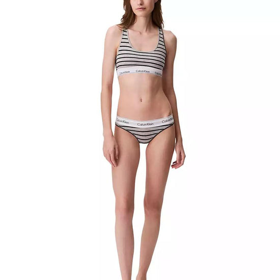 e3db9652-49f3-3845-a35f-129923acde2f